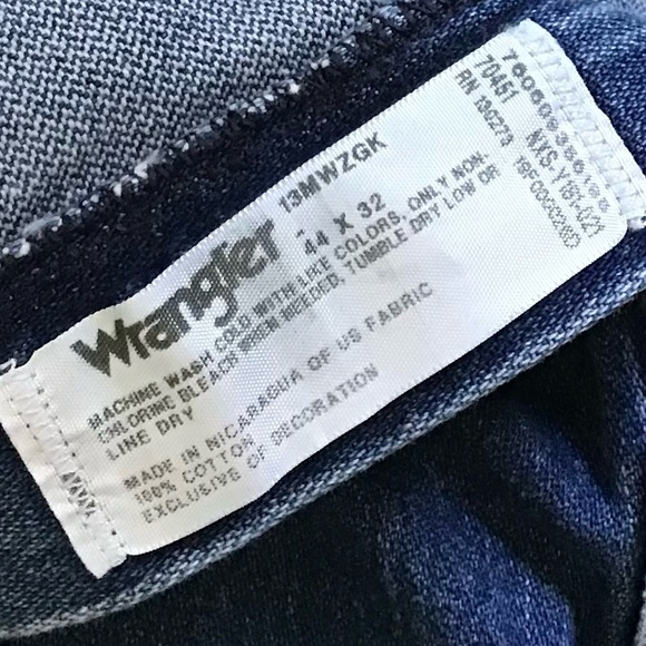 WRANGLER® COWBOY CUT® ORIGINAL FIT JEAN IN STONEWASHED Size W44 X L32” NWOT FLAW - Picture 5 of 16